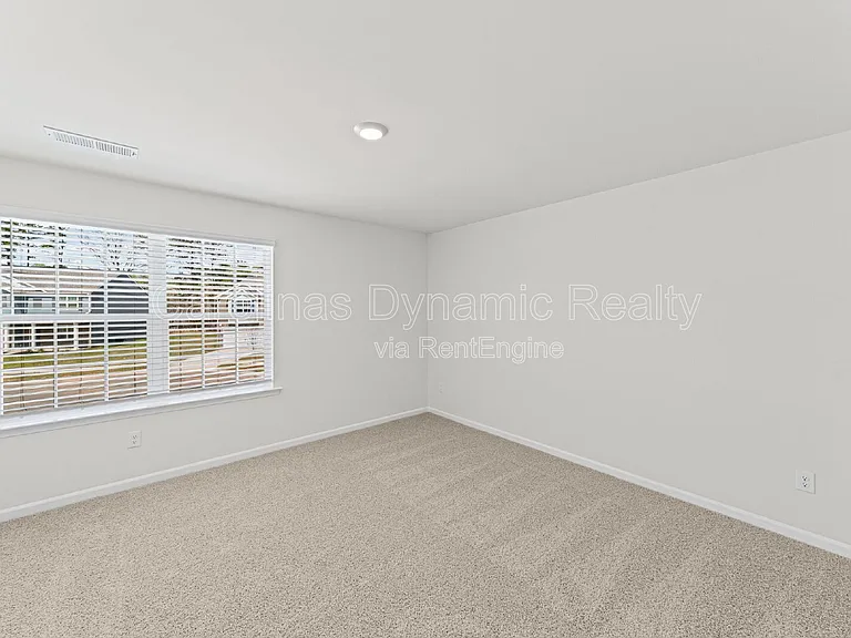 204 Calvin Creek Dr — Photo 32