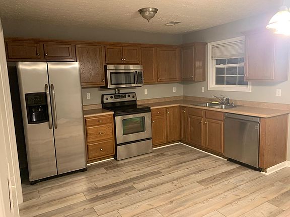 4th image of 156 Darby Woods Ct