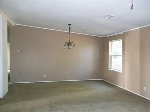 3rd image of 530 Shady Ln