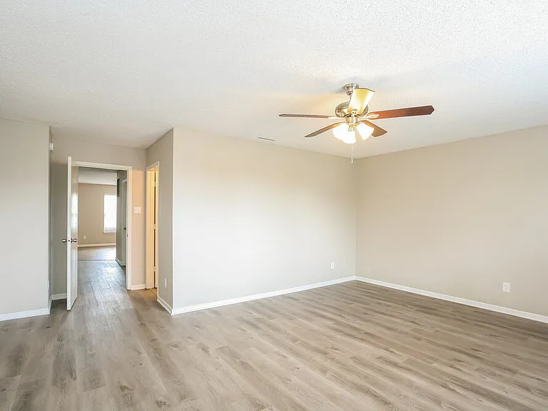 8636 Wheatfield Dr — Photo 11