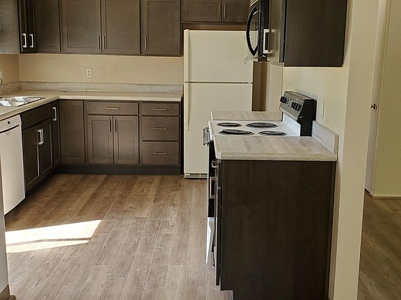 5th image of 2240 Pueblo Dr