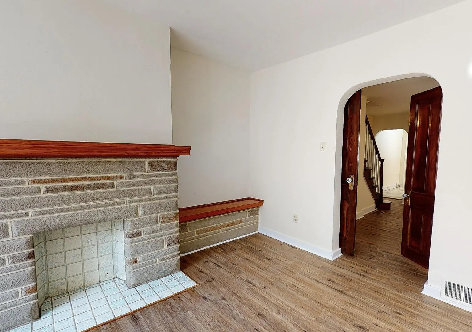 1909 Jane St — Photo 3