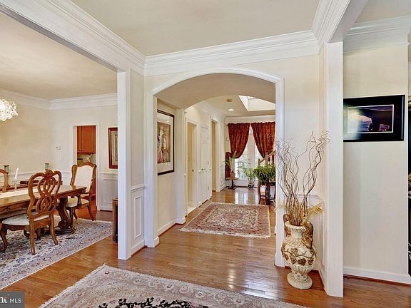 4th image of 10224 Broadsword Dr