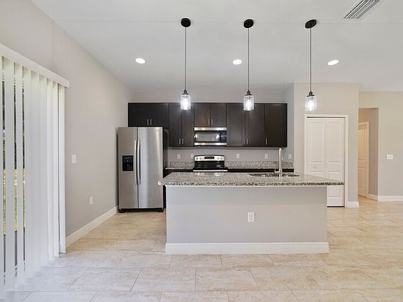 4th image of 2705 SW 153rd Place Rd