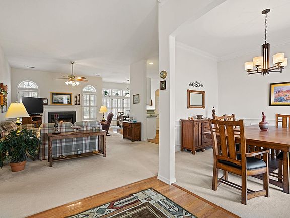 4th image of 8 W Glohaven Pl