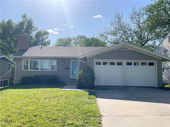 8404 Kenwood Ave, Kansas City, MO 64131