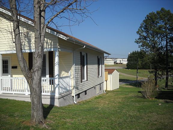 3rd image of 8 Lakeside Ave