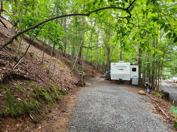 35 37th St, Ellijay, GA 30540
