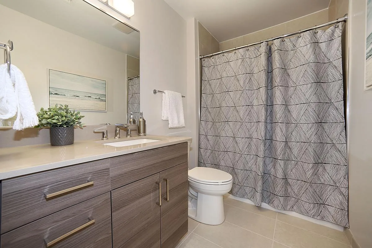Madrona Apartments — Photo 3