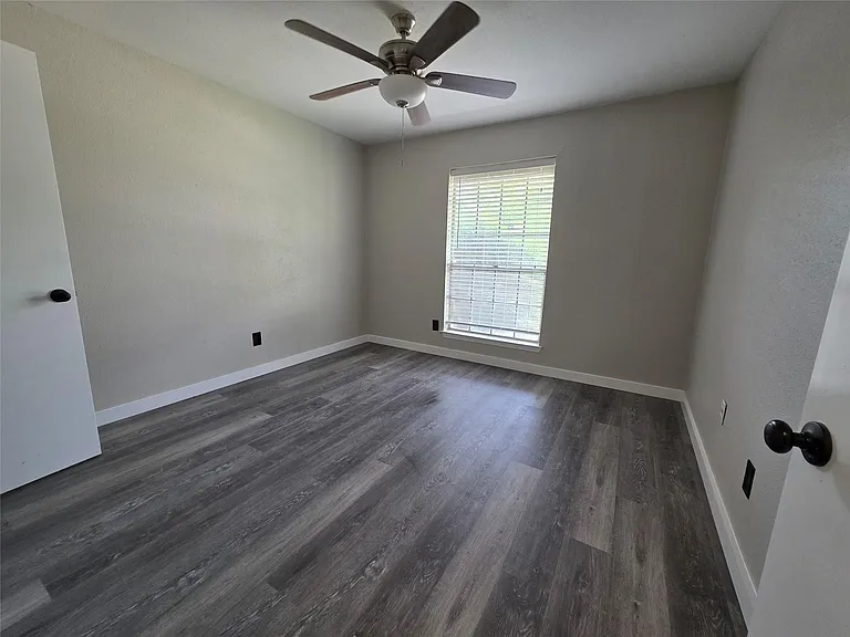 12740 Shannon Hills Dr — Photo 9