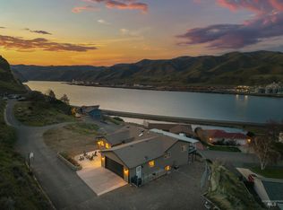 1977 Golfview Dr, Clarkston, WA 99403