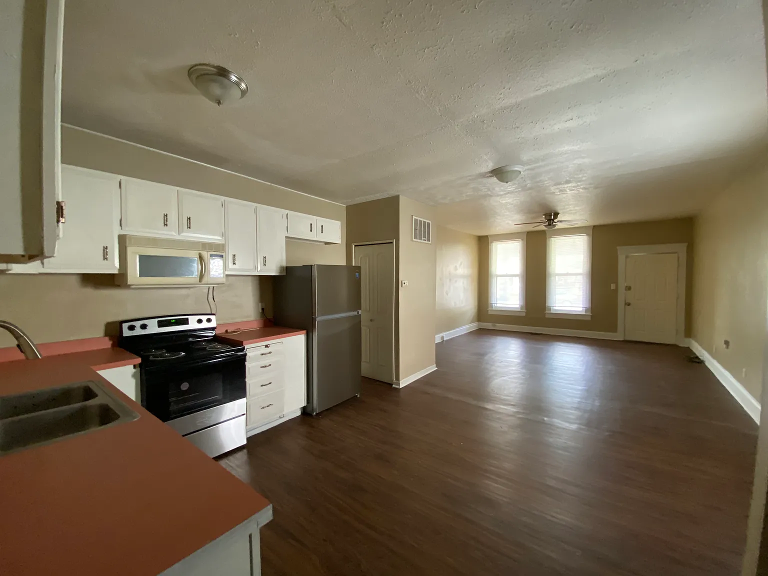 2620 Slevin St , Louisville KY ,40212 — Photo 4