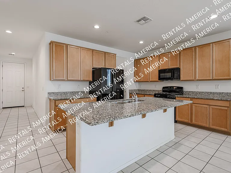 7513 W Illini St — Photo 6