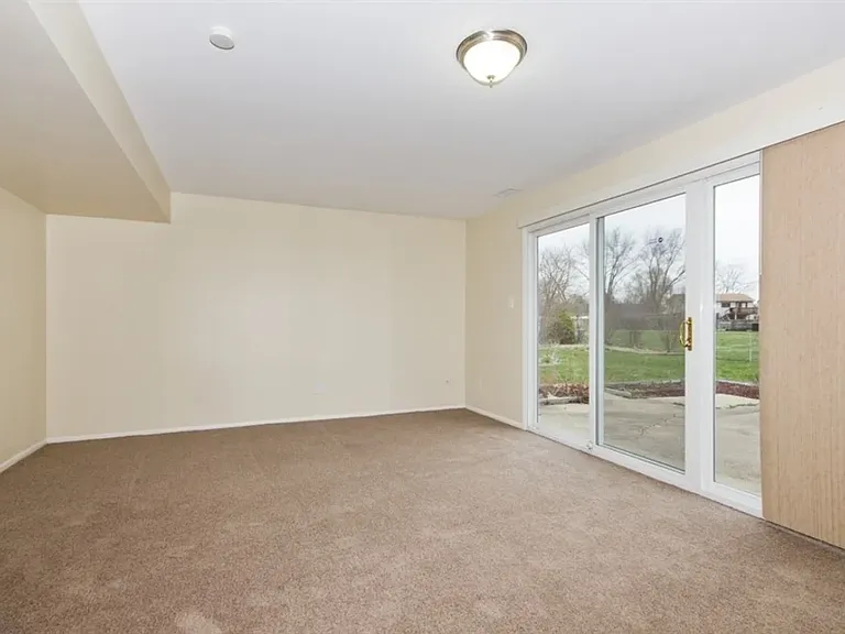 906 Natoma Ct — Photo 10