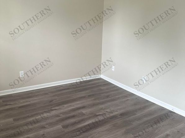 124 Creekwood Ave APT B