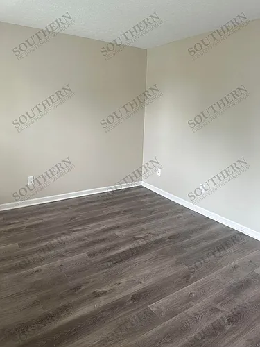 124 Creekwood Ave Photo 1
