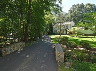 27 Ravenwood Dr, Weston, CT 06883