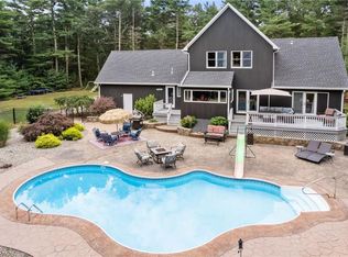 15 Gentry Farm Dr, Coventry, RI 02816