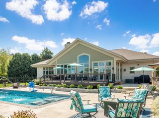 518 N Ponderosa Dr, Hartland, WI 53029