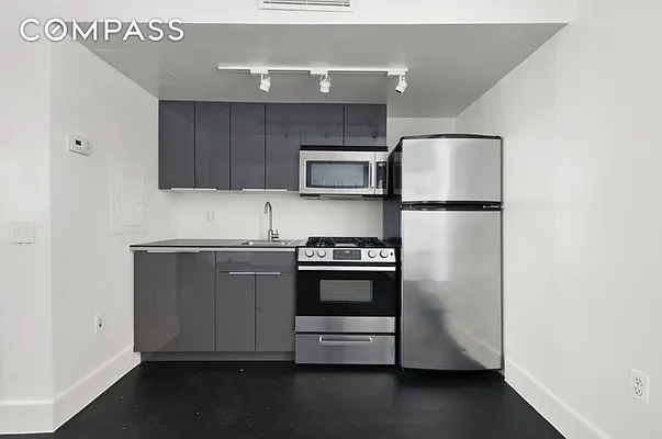 Rented by Compass | media 14