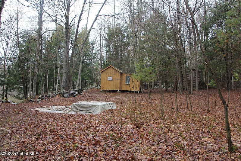 4th image of 153 Martha Rock Road