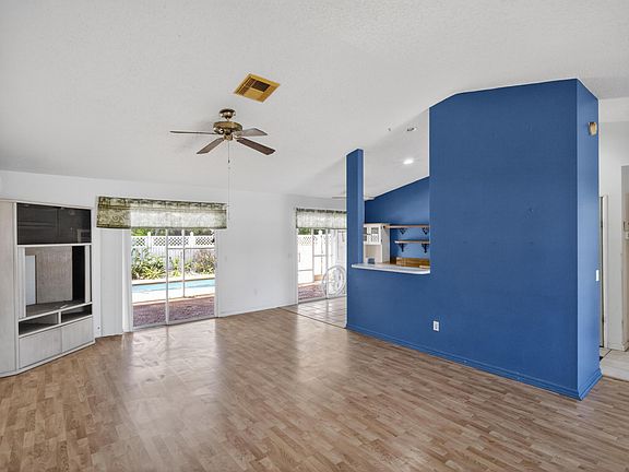 3rd image of 1094 SW Cairo Avenue