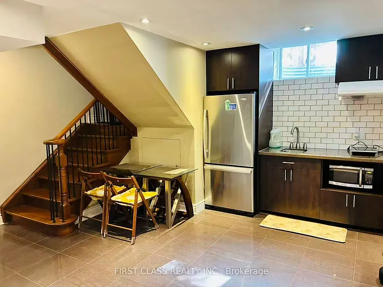 98 James Scott Rd #BASEMENT — Photo 5