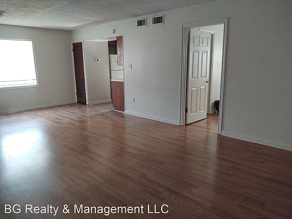 4th image of 1501 N Bertrand Dr APT 1