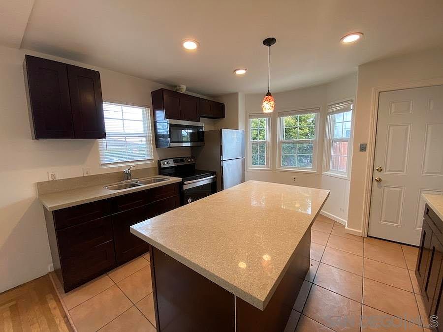1st image of 245 Los Alamos Dr