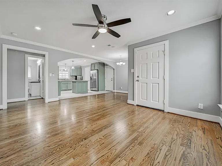 134 E Janisch Rd — Photo 3