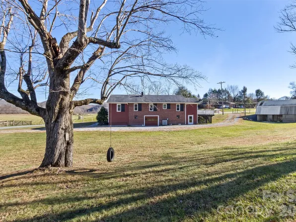 522 Calvert Rd, Brevard, NC 28712
