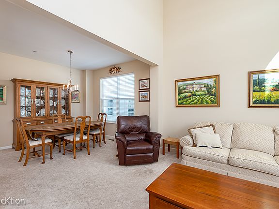 4th image of 1878 Roseland Ln