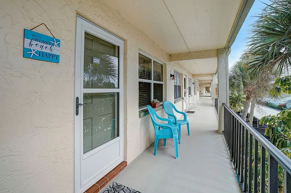1st image of 11720 Park Blvd #302-C