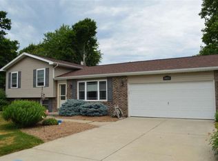 10021 Donald Ln, Granger, IN 46530