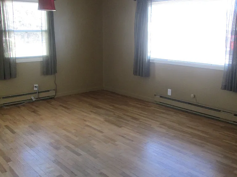 408 Ramona Ave — Photo 5