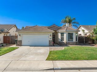1045 W North Star Dr, Hanford, CA