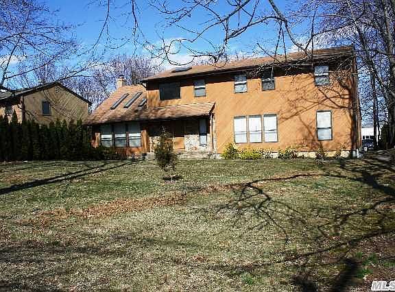 2nd image of 144 Reservoir Ave