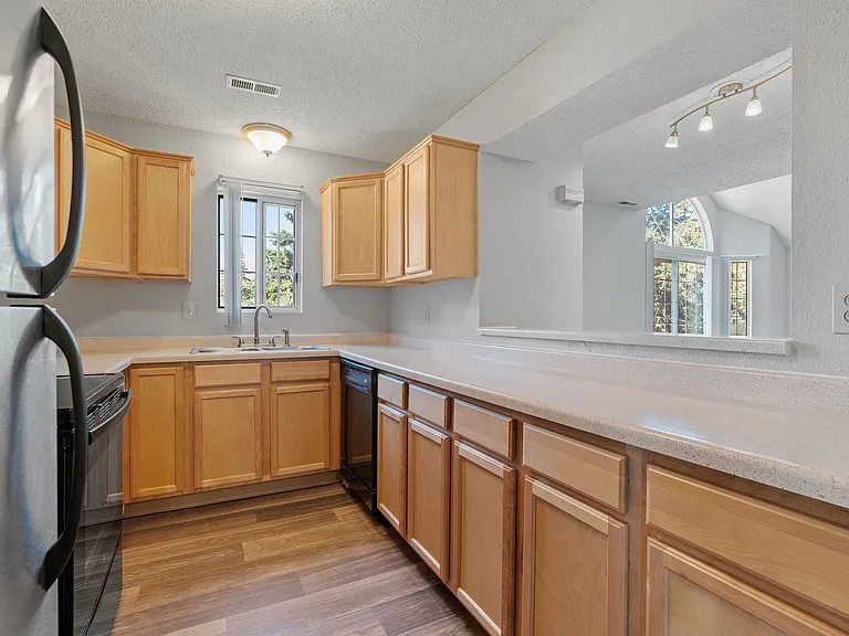 Bass Lake Hills Townhomes — Photo 41