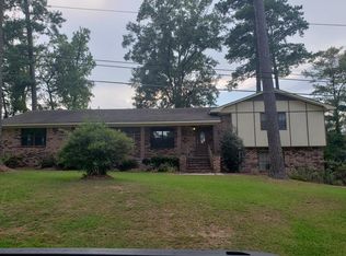 111 Pinecrest St, Collins, MS 39428
