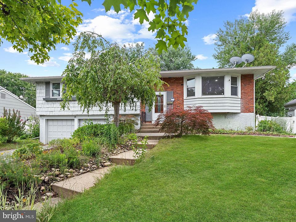 1st image of 15 Jade Ln