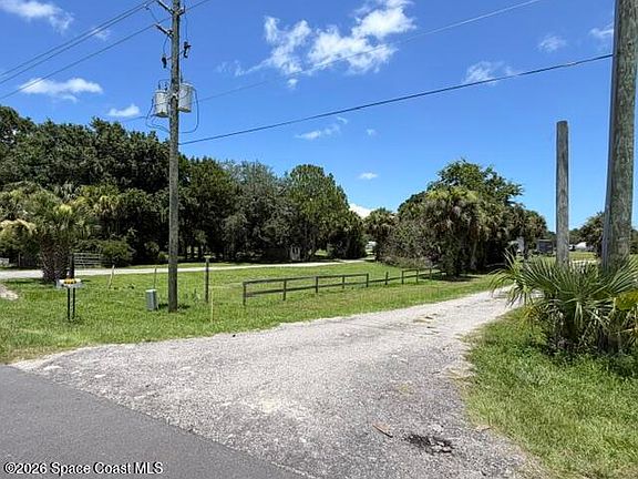 3rd image of 4028 Emmanuel Ln
