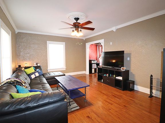 2nd image of 412 Sheridan Ave