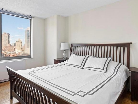3rd image of 404 E 79th St APT 8F