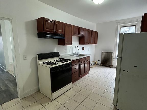 5th image of 331 Centre St #B