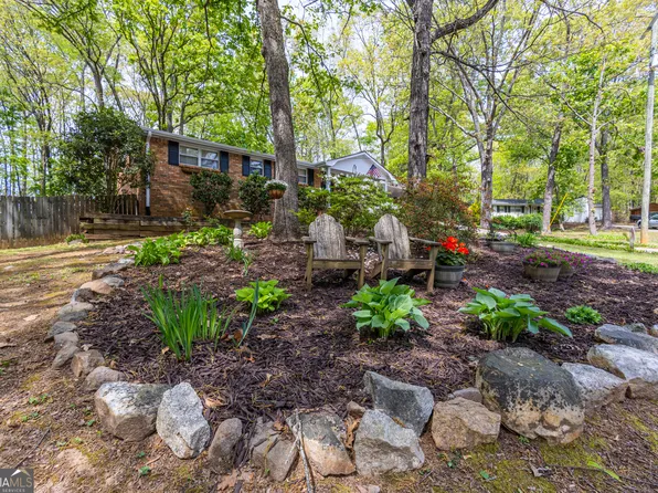 6376 S Skyline Dr, Douglasville, GA 30135