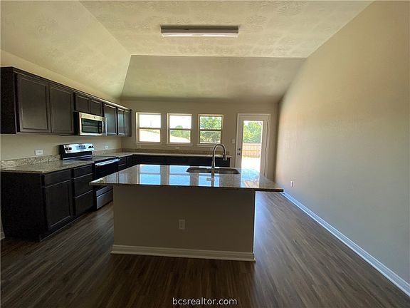 5th image of 3704 McKenzie Dr