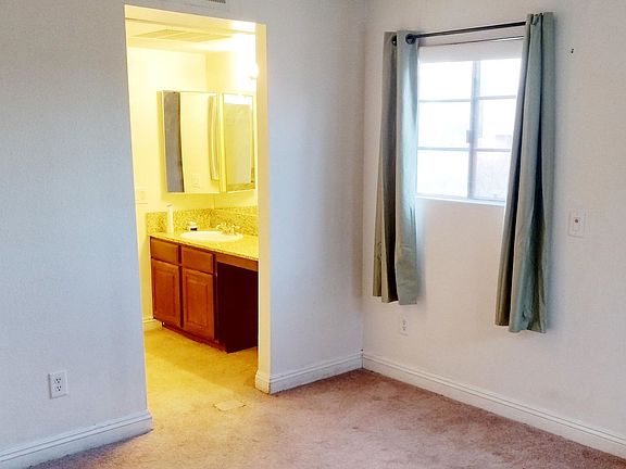 4th image of 5170 S Jones Blvd Unit 204