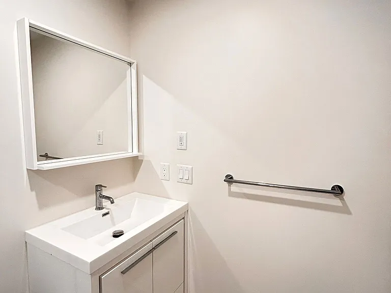 212 King William St #620 — Photo 21