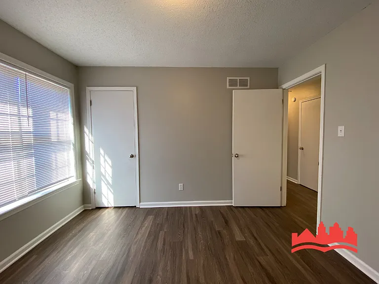 4574 Whiteside St — Photo 11