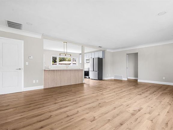 3rd image of 1516 Lemon St